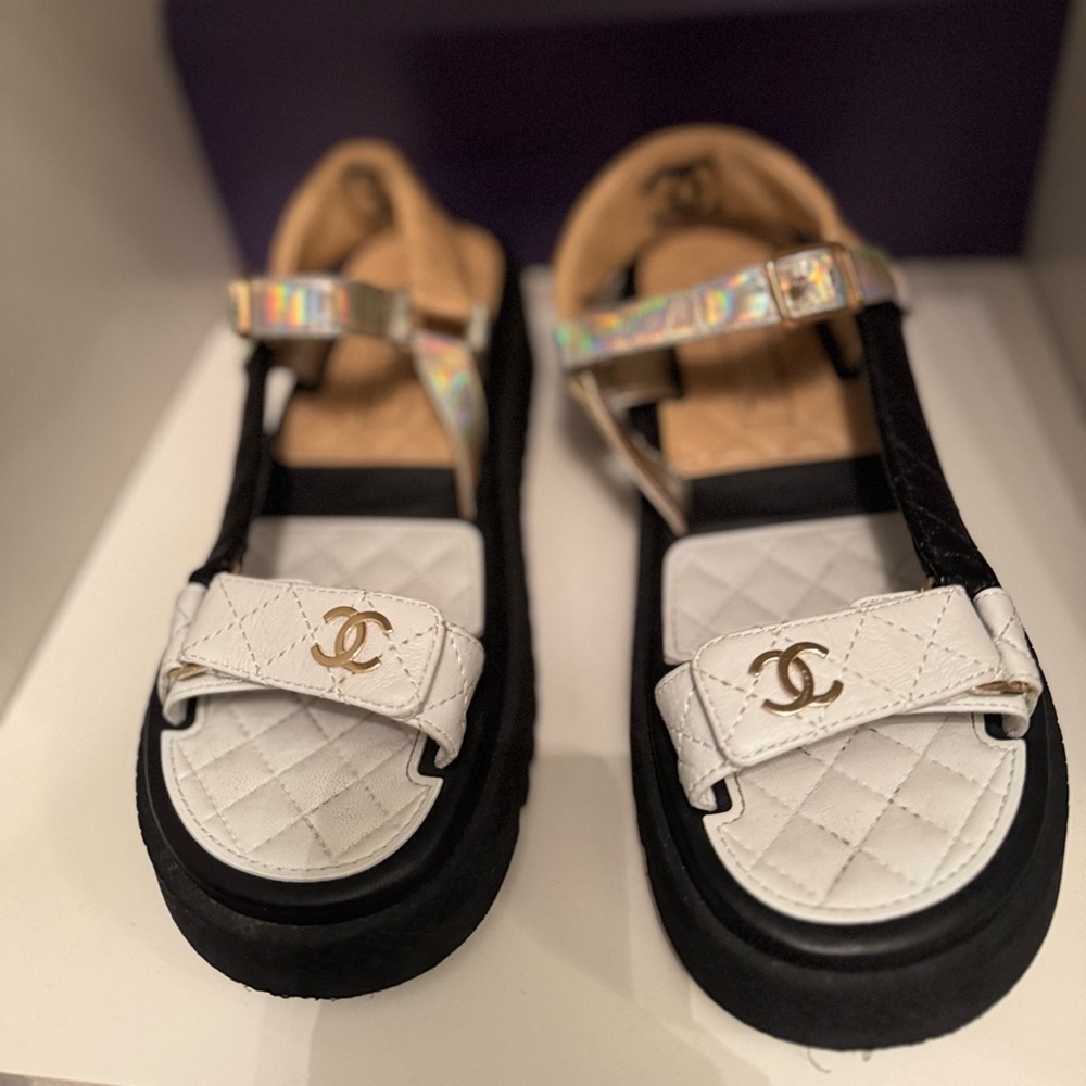 Chanel Sandals size 38 barely worn